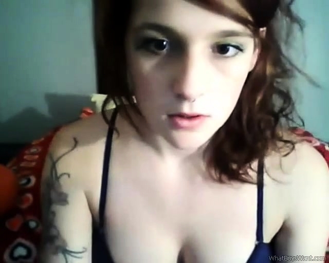 Webcam porn of a thin brunette strippin